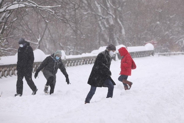 Bão tuyết lớn đổ bộ Mỹ, New York ban bố tình trạng khẩn cấp
