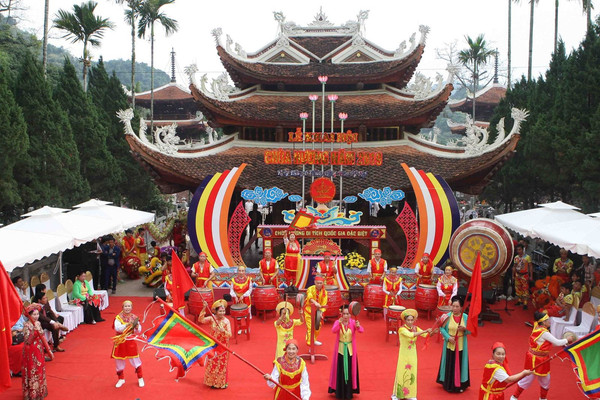 Hà Nội dừng tổ chức các lễ khai hội Chùa Hương năm 2021