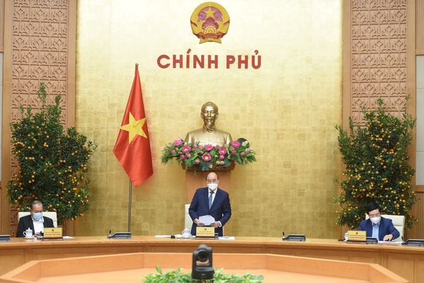 Thủ tướng Nguyễn Xuân Phúc chủ trì họp giao ban về tình hình Tết, phòng chống COVID-19