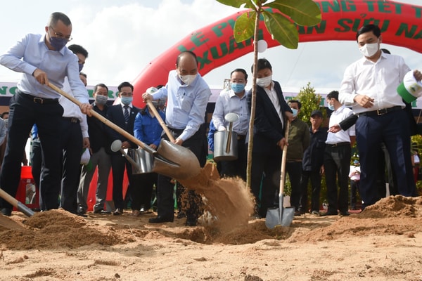 Thủ tướng truyền thông điệp “Vì một Việt Nam xanh”