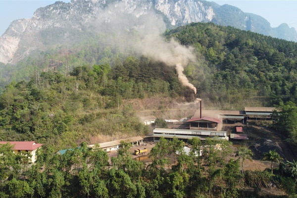 Cao Bằng: Người dân “tố” Xí nghiệp luyện Feromangan gây ô nhiễm môi trường