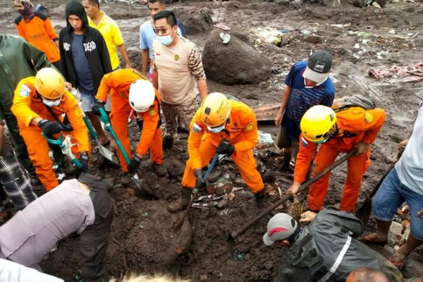Indonesia và Đông Timor khẩn trương cứu hộ, cứu nạn sau bão Seroja