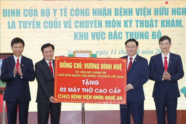 Chủ tịch Quốc hội Vương Đình Huệ thăm, làm việc tại tỉnh Nghệ An