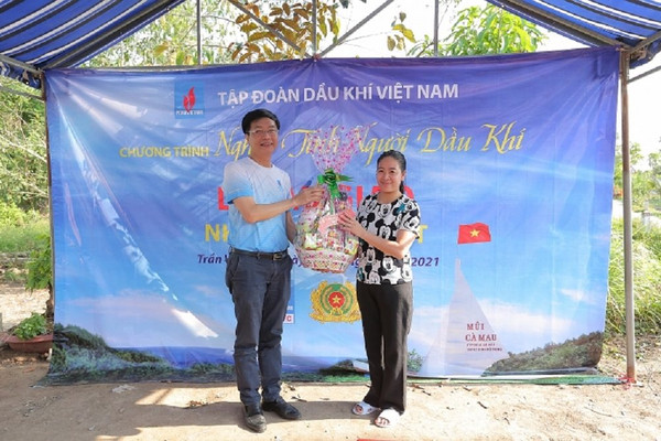 PVCFC phối hợp Công an tỉnh Cà Mau trao nhà Đại đoàn kết tại xã Khánh Bình