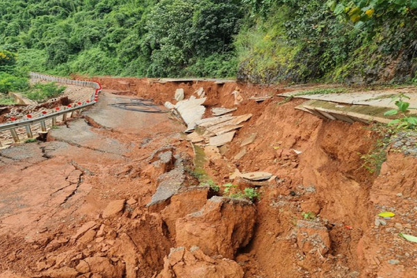 Đắk Nông: Kết luận về sự cố sạt lở nghiêm trọng đường vào khu du lịch thác Liêng Nung