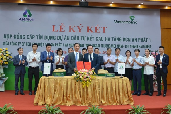 Vietcombank Hải Dương ký kết hợp đồng cấp tín dụng 1.200 tỷ đồng Công ty An Phát 1