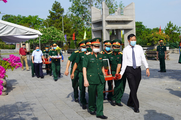 Quảng Trị truy điệu và an táng 24 hài cốt liệt sĩ hy sinh tại Lào
