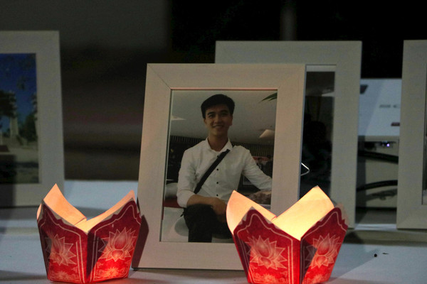 Sâu lắng, xúc động buổi tưởng niệm sinh viên quên mình cứu người – Nguyễn Văn Nhã