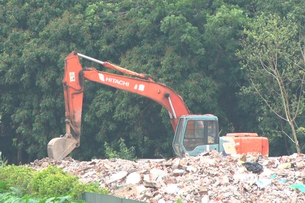 Nam Từ Liêm - Hà Nội: Buông lỏng quản lý rác thải xây dựng để san lấp mặt bằng