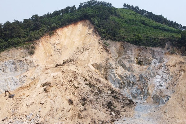 Hà Tĩnh: Xử phạt chủ mỏ đá Hùng Bình 60 triệu đồng do khai thác không đúng thiết kế 