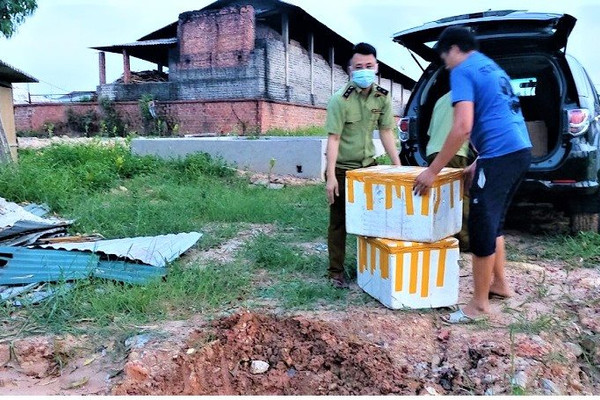 Quảng Ninh: Chặn đứng 100 kg xúc xích chuẩn bị đưa ra thị trường