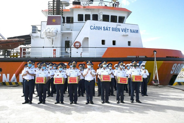 Chính ủy Cảnh sát biển thăm, kiểm tra Hải đoàn 32