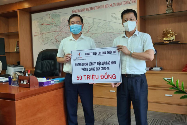 Điện lực Thừa Thiên Huế hỗ trợ Điện lực Bắc Ninh 50 triệu đồng phòng, chống dịch COVID – 19