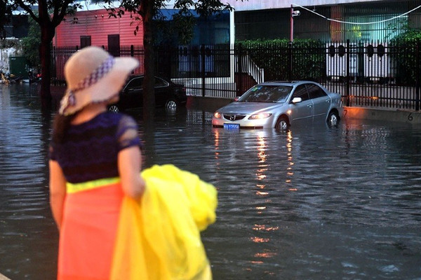 Trung Quốc ứng phó khẩn cấp phòng chống lũ lụt sông Dương Tử