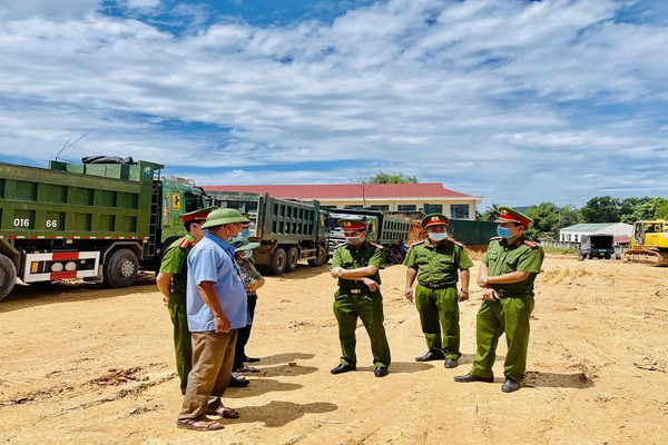 Thanh Hóa: Ra quân kiểm tra tải trọng phương tiện, ngăn chặn khai thác khoáng sản trái phép