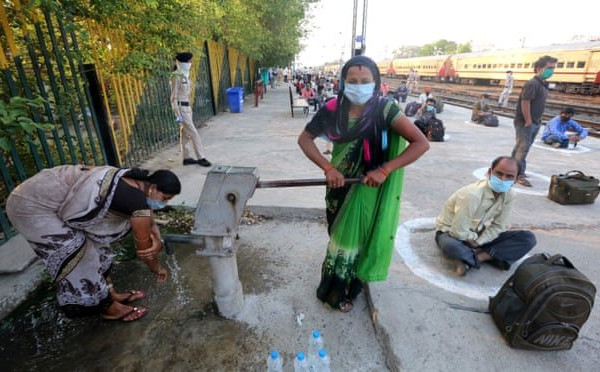 Ô nhiễm nguồn nước đe dọa tính mạng người dân Ấn Độ