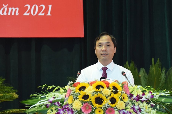 Ông Hoàng Trung Dũng tái đắc cử chức Chủ tịch HĐND Hà Tĩnh