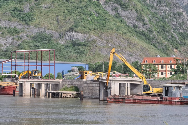 Cụm cảng Công ty Sơn Hữu bị “tố” gây ô nhiễm: Không thực hiện đúng kế hoạch BVMT đã cam kết