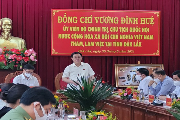 Chủ tịch Quốc hội Vương Đình Huệ làm việc tại Đắk Lắk