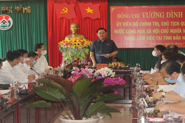 Chủ tịch Quốc hội Vương Đình Huệ làm việc tại Đắk Nông
