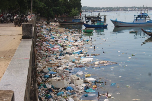 Quảng Nam: Mối lo đảo ngọc thành “đảo rác thải” 