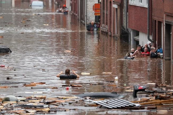 Lũ lụt nghiêm trọng hoành hành các nước Tây Âu 