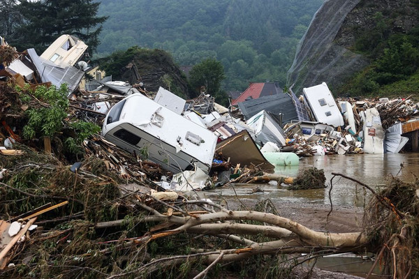 Gần 170 người thiệt mạng ở Đức và Bỉ do lũ lụt kinh hoàng