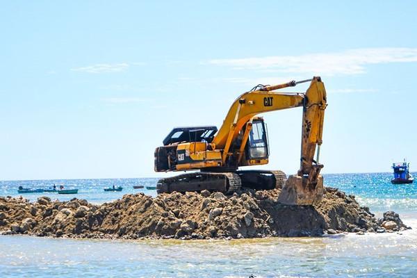 Quảng Ngãi: Chấn chỉnh việc người dân phá san hô làm nơi neo đậu thuyền thúng
