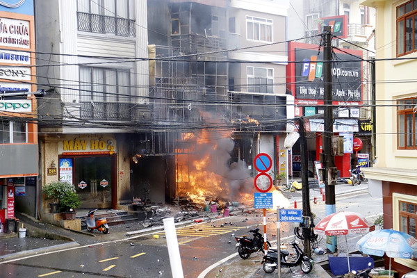 Sa Pa - Lào Cai: Cháy cửa hàng kinh doanh ga gây thiệt hại lớn