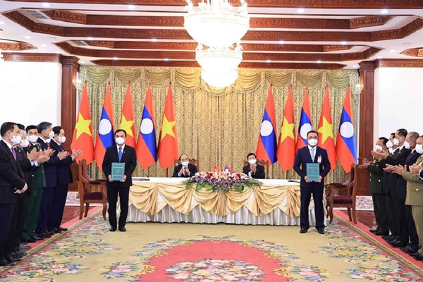 EVN ký kết 3 biên bản ghi nhớ hợp tác nghiên cứu mua bán điện với các chủ đầu tư thủy điện tại Lào