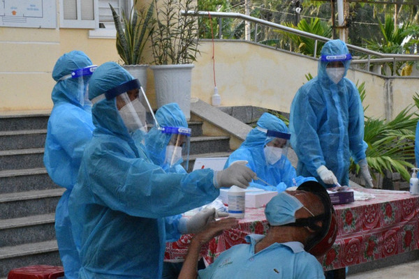 Ca nhiễm COVID-19 tại Bình Định tăng nhanh, một Chủ tịch xã bị đình chỉ công tác