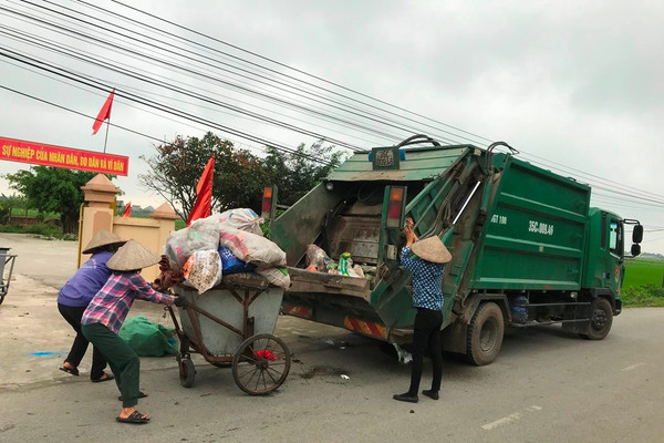 Ninh Bình hỗ trợ người thu gom rác gặp khó khăn do ảnh hưởng dịch Covid-19