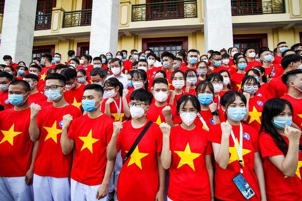 Thái Bình: Thêm 300 cán bộ y tế, sinh viên y khoa chi viện cho miền Nam chống dịch