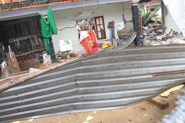 Quảng Nam: Nổ lớn làm sập nhà, khiến 2 vợ chồng tử vong