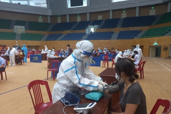 Đà Nẵng: Triển khai kế hoạch tiêm vắc–xin lịch sử cho toàn dân