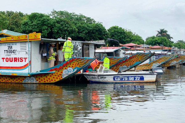 Thừa Thiên - Huế: Khẩn trương ứng phó với bão Conson