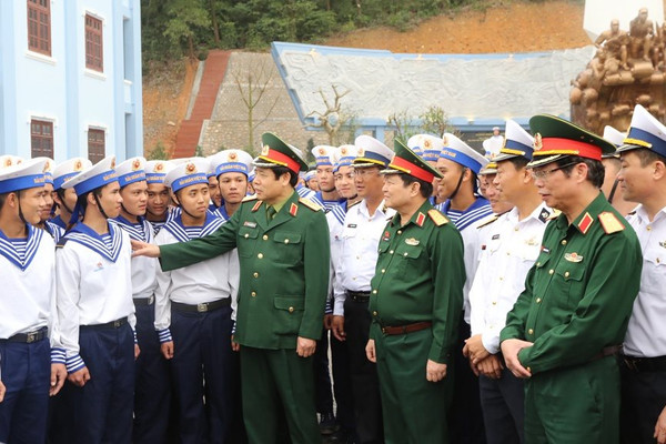 Đại tướng Phùng Quang Thanh về thăm Vùng 2 Hải quân bên bờ sông Sâu ngày ấy