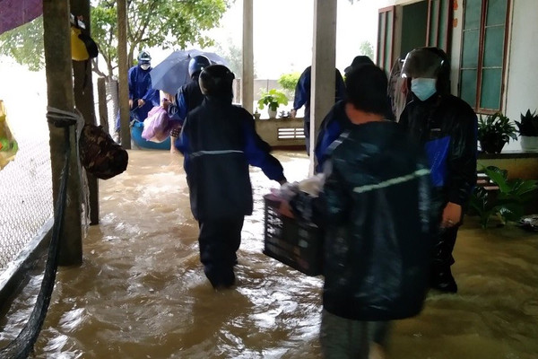 Quảng Ngãi: Yêu cầu người dân không ra khỏi nhà để ứng phó với bão số 5