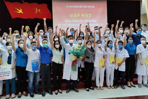 Yên Bái tiếp tục cử 40 thầy thuốc hỗ trợ TP.HCM chống dịch COVID-19