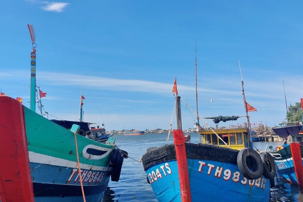 Thừa Thiên - Huế: “Cấm” tàu thuyền ra khơi từ chiều 6/10