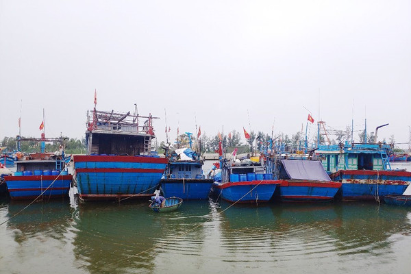 Quảng Nam: Áp thấp nhiệt đới tăng mạnh, cấm tàu thuyền ra khơi