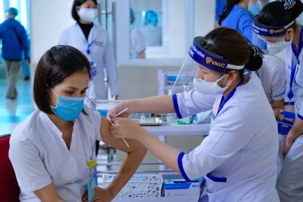 Việt Nam ghi nhận thêm 5.227 ca nhiễm COVID-19
