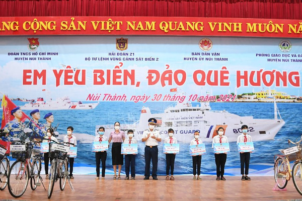 Học sinh Quảng Nam sôi nổi tham gia Cuộc thi “Em yêu biển, đảo quê hương”
