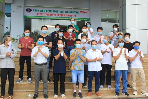 Việt Nam ghi nhận thêm 7.988 ca nhiễm COVID-19