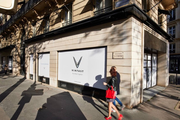 Từ showroom hoành tráng tại Paris tới triển lãm ô tô Los Angeles: VinFast bước ra thế giới