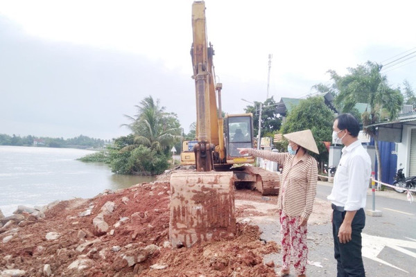 Quảng Ngãi: Sạt lở sông Hưng Nhơn “nuốt” đường DH 28B, uy hiếp hàng chục hộ dân 
