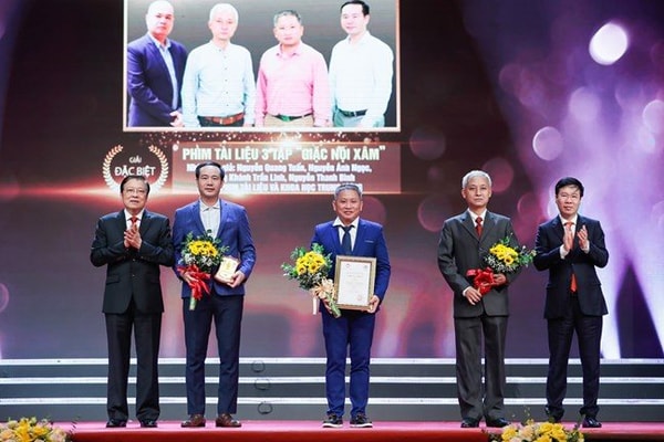 Trao Giải báo chí toàn quốc phòng, chống tham nhũng, tiêu cực lần thứ Ba, năm 2020 - 2021