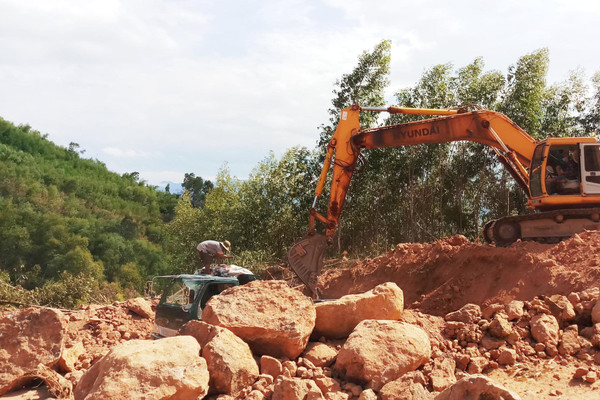 Thừa Thiên – Huế: Xử phạt doanh nghiệp gần 500 triệu đồng do khai thác đất trái phép