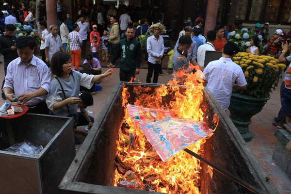 Giáo hội Phật giáo Việt Nam yêu cầu loại bỏ các nghi lễ ảnh hưởng xấu đến môi trường