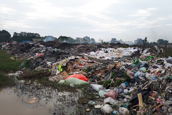Thạch Thất, Hà Nội: Bãi rác tự phát gây ô nhiễm còn “hành” dân đến bao giờ?